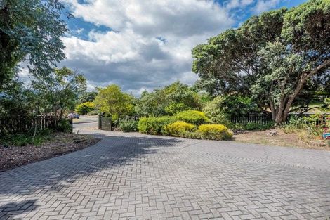 Photo of property in 1 Goldie Place, Waikanae Beach, Waikanae, 5036