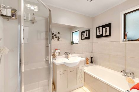 Photo of property in 1/30 Gills Avenue, Papakura, 2110