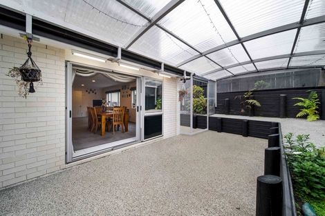 Photo of property in 9 Seresin Crescent, Flat Bush, Auckland, 2016