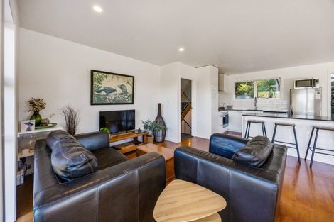 Photo of property in 34 Rauhuia Crescent, Parau, Auckland, 0604