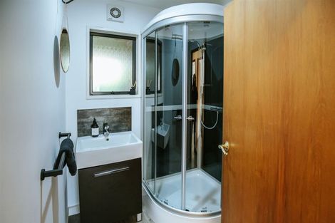 Photo of property in 70 Lagoon Avenue, Albert Town, Wanaka, 9305