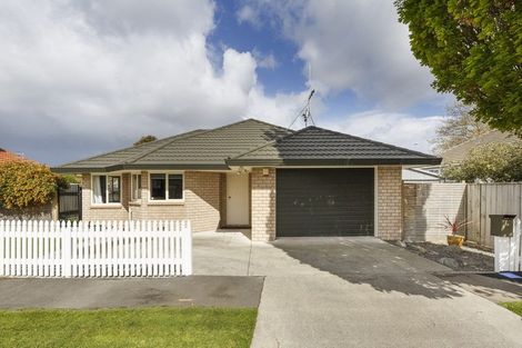 Photo of property in 2a Belfast Place, Roslyn, Palmerston North, 4414