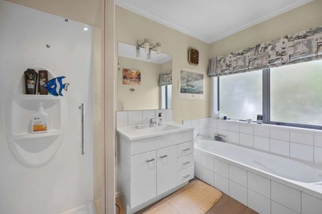 Photo of property in 3 Tararua Crescent, Carterton, 5713