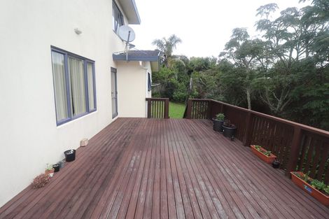 Photo of property in 16 Crimson Park, Oteha, Auckland, 0632