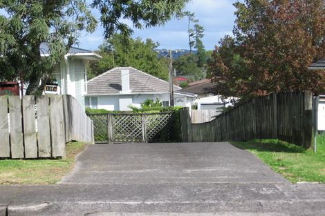 Photo of property in 1/19 Alma Street, Te Atatu South, Auckland, 0610