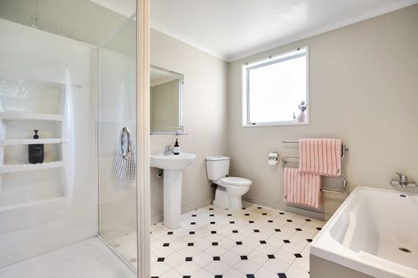 Photo of property in 165 Bay View Road, South Dunedin, Dunedin, 9012