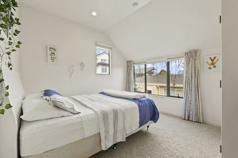 Photo of property in 2/47 Rangitoto Terrace, Milford, Auckland, 0620