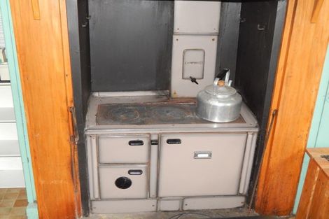 Photo of property in 1 Curtis Street, Hector, 7822