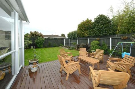 Photo of property in 2/47 Woodbury Street, Russley, Christchurch, 8042