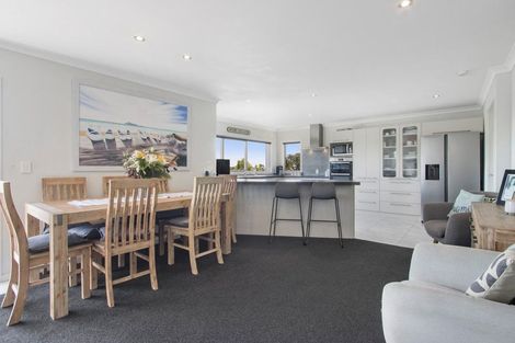 Photo of property in 12 Haden Place, Omokoroa, 3114