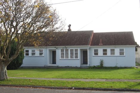 Photo of property in 24-26 Gibson Crescent, Naenae, Lower Hutt, 5011