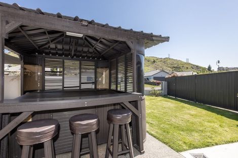 Photo of property in 3 Pinotage Drive, Greenmeadows, Napier, 4112