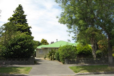 Photo of property in 32 Emlyn Place, Avondale, Christchurch, 8061