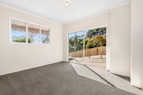 Photo of property in 99 Kawakawa Bay Coast Road, Kawakawa Bay, Papakura, 2585