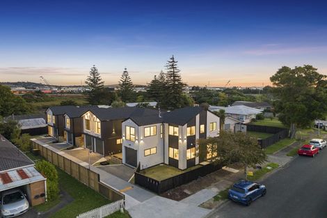 Photo of property in 23c Wanaka Place, Pakuranga Heights, Auckland, 2010