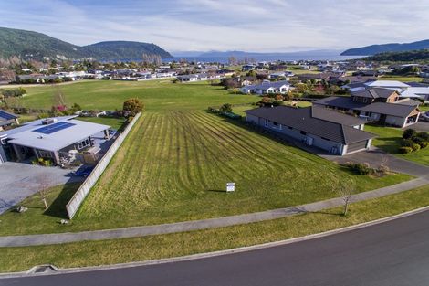 Photo of property in 15 Montgomery Crescent, Kinloch, Taupo, 3377