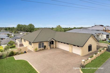 Photo of property in 82 Rototuna Road, Rototuna, Hamilton, 3210