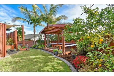 Photo of property in 42 Sandwick Drive, Weymouth, Auckland, 2103