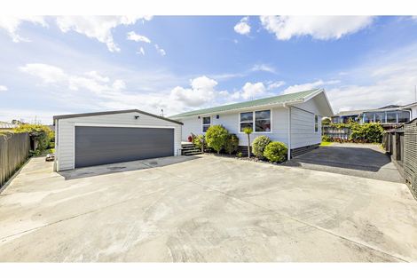 Photo of property in 1/23 Sikkim Crescent, Clover Park, Auckland, 2019