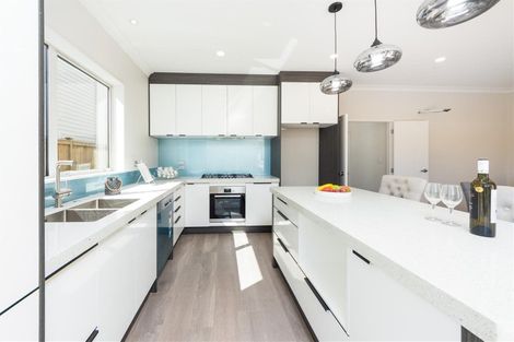 Photo of property in 70 Donegal Park Drive, Flat Bush, Auckland, 2019