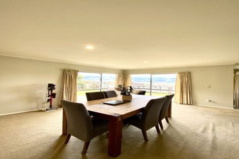 Photo of property in 5 Swain Grove, Riverstone Terraces, Upper Hutt, 5018