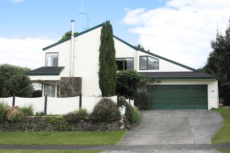 Photo of property in 32 Endeavour Avenue, Welcome Bay, Tauranga, 3112