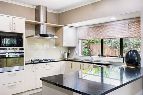 Photo of property in 1 Seresin Crescent, Flat Bush, Auckland, 2016