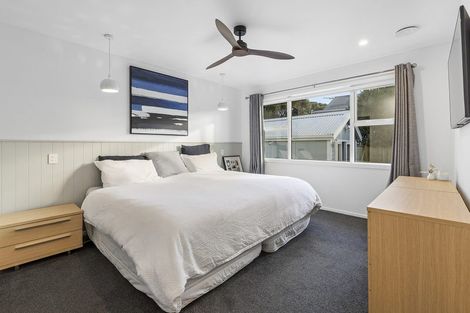 Photo of property in 3 Terrace Road, Titahi Bay, Porirua, 5022