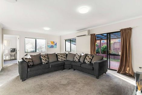 Photo of property in 7 Reremanu Place, Weymouth, Auckland, 2103