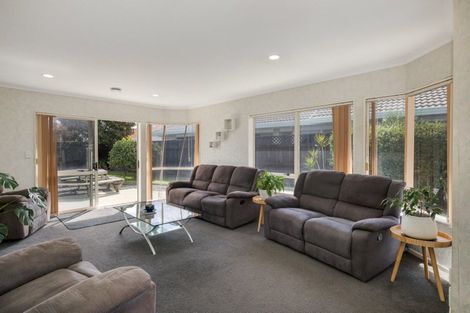 Photo of property in 16 Sandhurst Drive, Papamoa Beach, Papamoa, 3118