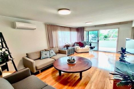 Photo of property in 4b Corrella Road, Belmont, Auckland, 0622