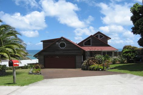 Photo of property in 12 Edwin Mitchelson Road, Muriwai, Waimauku, 0881