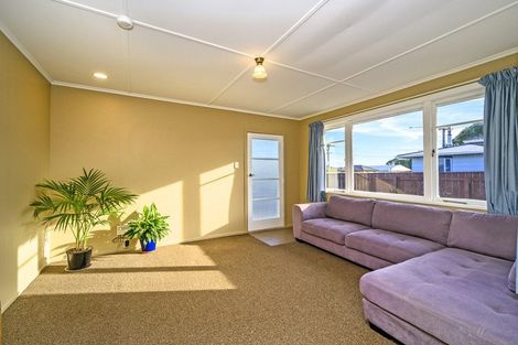 Photo of property in 73 Pohutukawa Place, Bell Block, New Plymouth, 4312