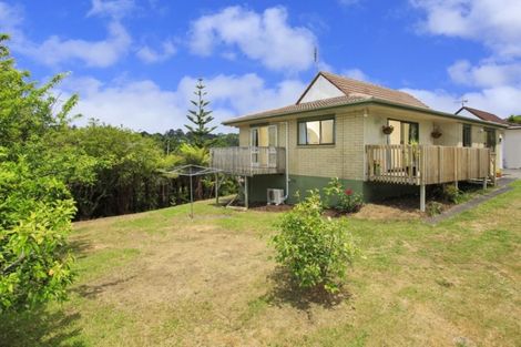 Photo of property in 2/6 Charmaine Road, Torbay, Auckland, 0630