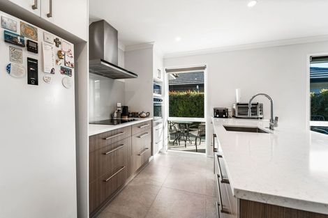 Photo of property in 9 Walnut Road, Riverhead, 0820