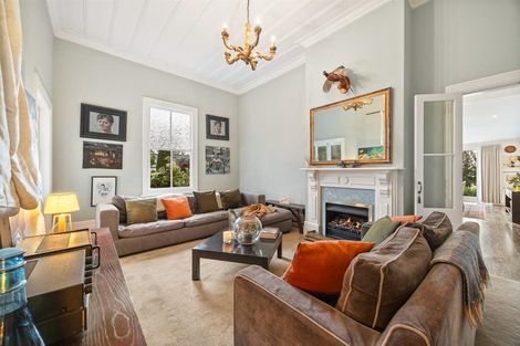 Photo of property in 124 Rimmer Road, Helensville, 0875