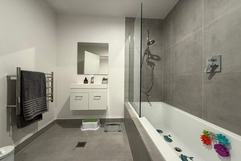 Photo of property in 22 Koiora Road, Clarks Beach, 2122