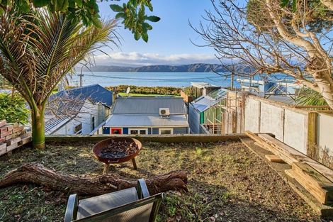 Photo of property in 197 Marine Parade, Seatoun, Wellington, 6022