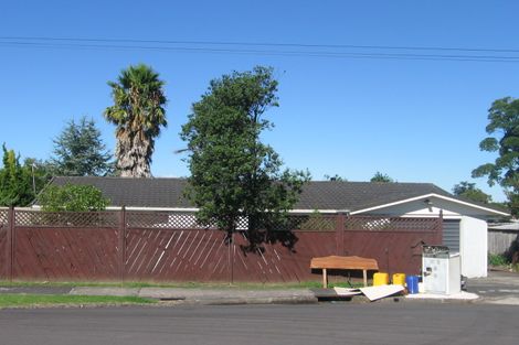 Photo of property in 1/14 Hinekohu Street, New Lynn, Auckland, 0600