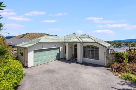 Photo of property in 56 Kakariki Grove, Waikanae, 5036
