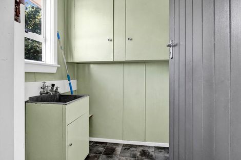 Photo of property in 6 Buchanan Place, Hawera, 4610