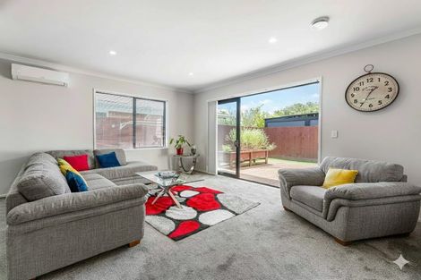 Photo of property in 51a Cosgrave Road, Papakura, 2110