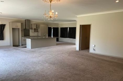 Photo of property in 65d View Road, Henderson, Auckland, 0612