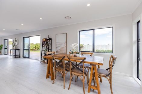 Photo of property in 5 Golf Vue Place, Castlecliff, Whanganui, 4501