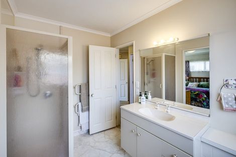 Photo of property in 17 Sloane Place, Taradale, Napier, 4112