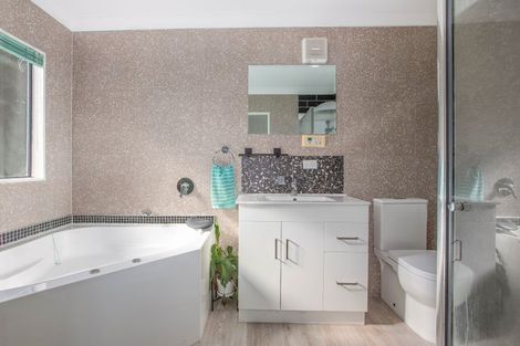 Photo of property in 125 Eskdale Road, Papakowhai, Porirua, 5024