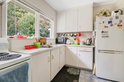 Photo of property in 2 Kaipara Crescent, Helensville, 0800