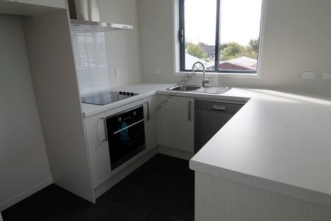 Photo of property in 104 Bowhill Road, New Brighton, Christchurch, 8083