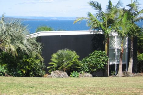 Photo of property in 2/25 Churchill Road, Murrays Bay, Auckland, 0630