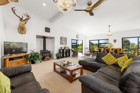 Photo of property in 65 Jamesons Esplanade, Haruru, 0204